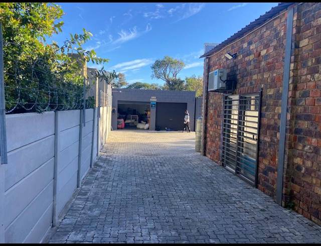 BUSINESS PROPERTY TO RENT IN WALMER